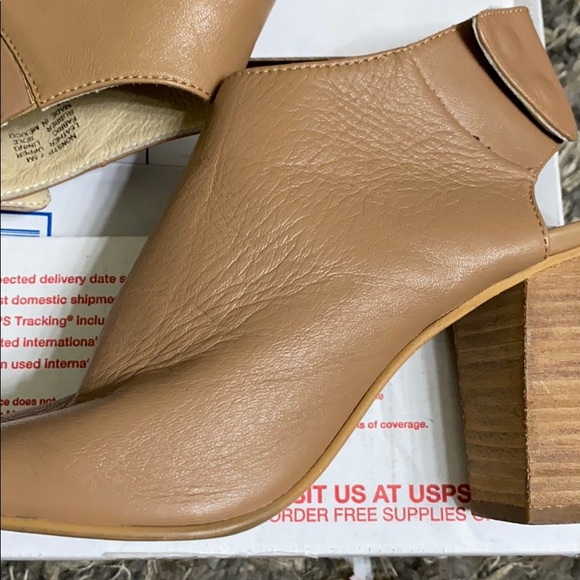 Steve Madden |'Nonstp Peep Toe Booties | Tan | 7.5 - Picture 2 of 2